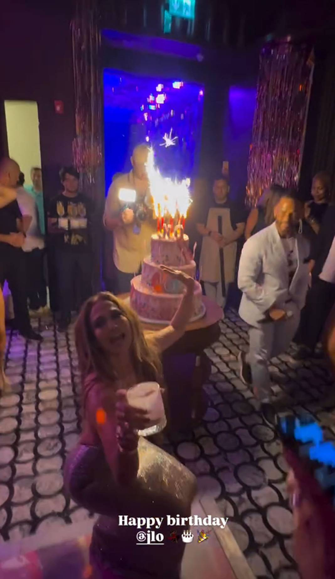 Jennifer Lopez Antalya’yı salladı: Göz kamaştıran performans! Doğum gününü sahnede kutladı - Resim: 7